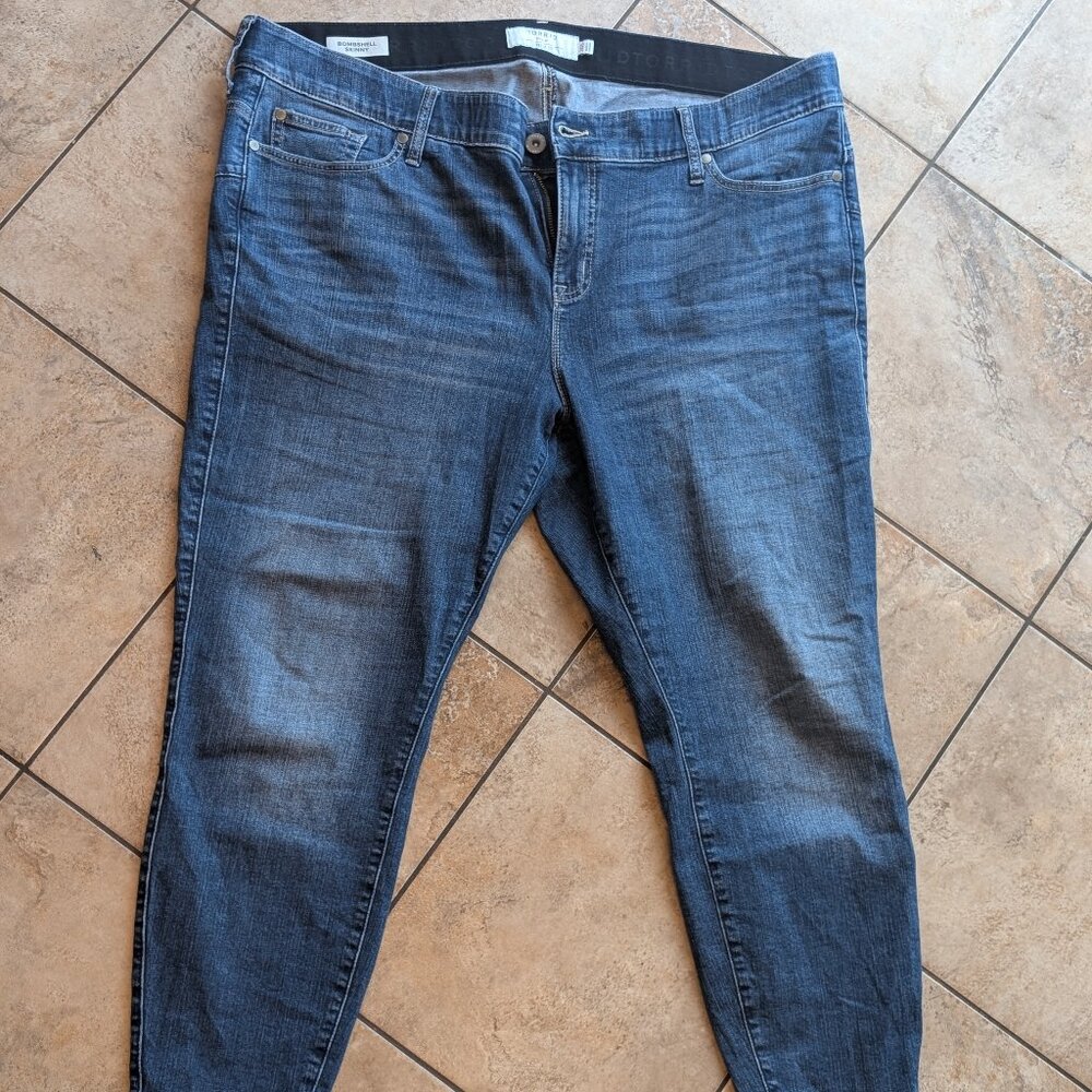 Torrid Bombshell Skinny Jeans - Picture 2 of 5
